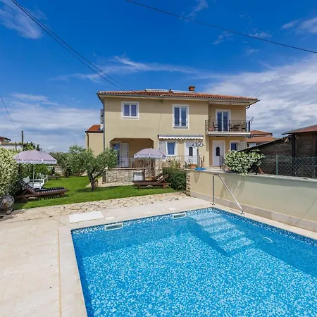 Ester-3 By Interhome Umag